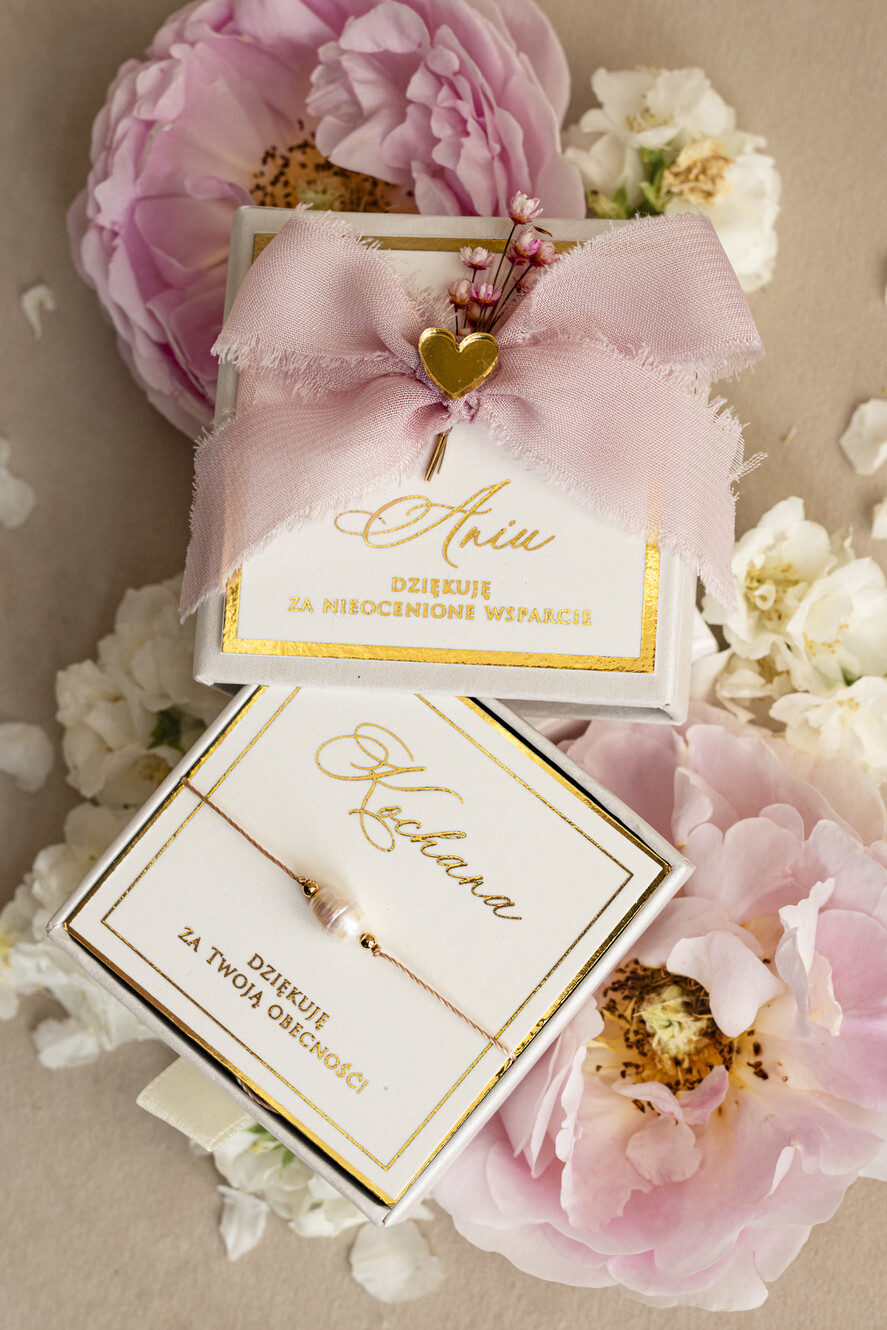 Prezenty dla świadków bransoletki i biżuteria dla świadkowej  Podziękowanie prezent dla świadkowej bransoletka z perłą- Bransoletka szczęścia w ozdobnym pudełeczku2