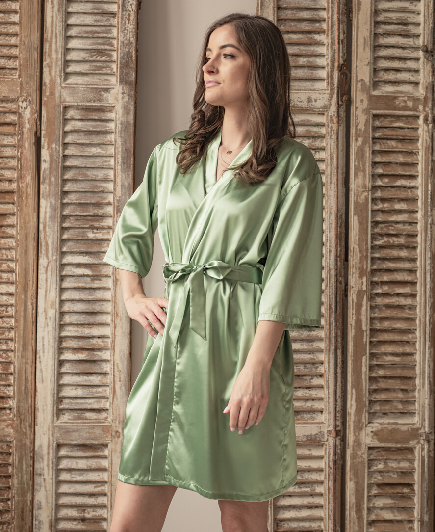 Prezenty dla świadków szlafrok dla świadkowej pomysł na pytanie czy zostaniesz moją świadkową szlafrok, satynowy szlafrok dla świadkowej, szlafrok na sesję zdjęciową, mietowy satynowy szlafrok17