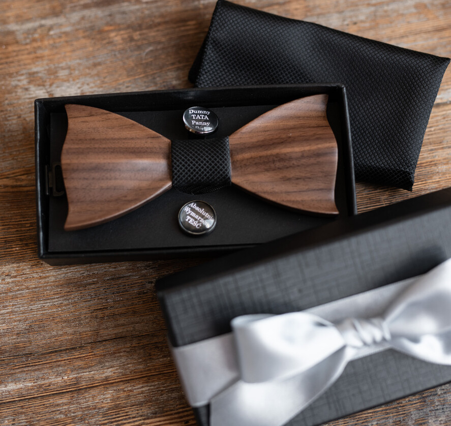 Zaproszenia dla Rodziców  Tato czy poprowadzisz mnie do ołtarza   Tato czy poprowadzisz mnie do ołtarza prezent dla Taty drewniana elegancka mucha  Zaproszenie Ślubne dla Taty 3