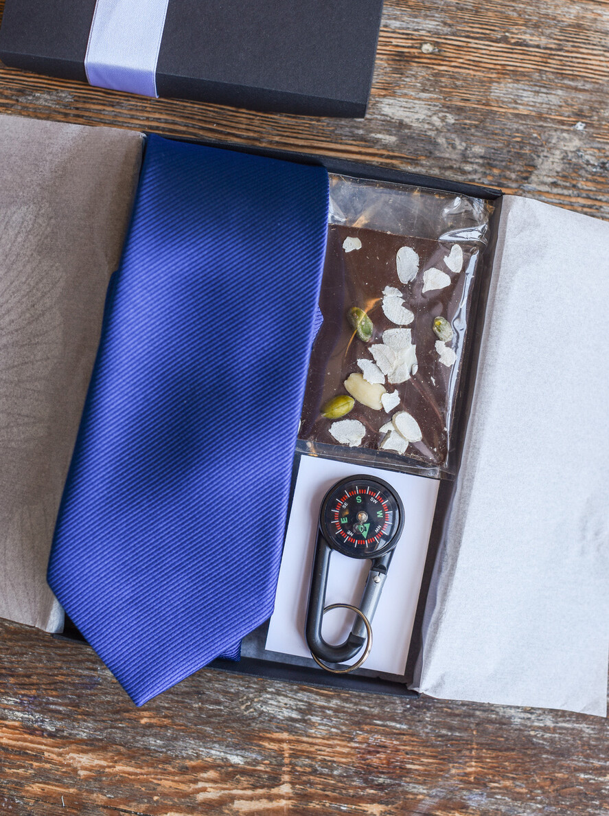 Zaproszenia dla Rodziców  Tato czy poprowadzisz mnie do ołtarza  Tato czy poprowadzisz mnie do ołtarza - Zaproszenie Ślubne dla Rodziców - Granatowy  Krawat dla Taty z dedykacją2