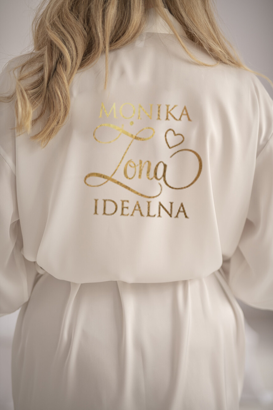 Szlafroki Ślubne z Napisami Szlafrok Ślubny dla Panny Młodej  Satynowy szlafrok złote napisy Imię Panny Młodej, Podomka Ślubna z Imieniem Panny Młodej 0