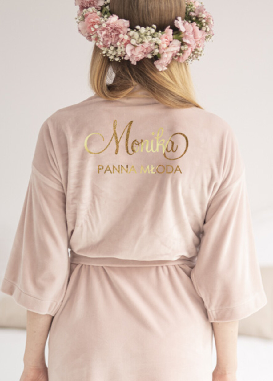 Szlafroki Ślubne z Napisami Szlafrok Ślubny dla Panny Młodej Welurowy Szlafrok dla Panny Młodej Złote Napisy, Welurowy Szlafrok Ślubny z Imieniem Panny Młodej1