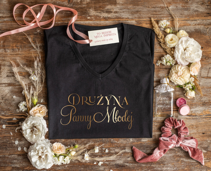 wieczór Panieński zestawy podziekowania na wieczór panieński Zestaw na wieczór Panieński  - Drużyna Panny Młodej Koszulka ze Złotym Napisem - T-Shirt Złote litery - zapakowany z bilecikiem0