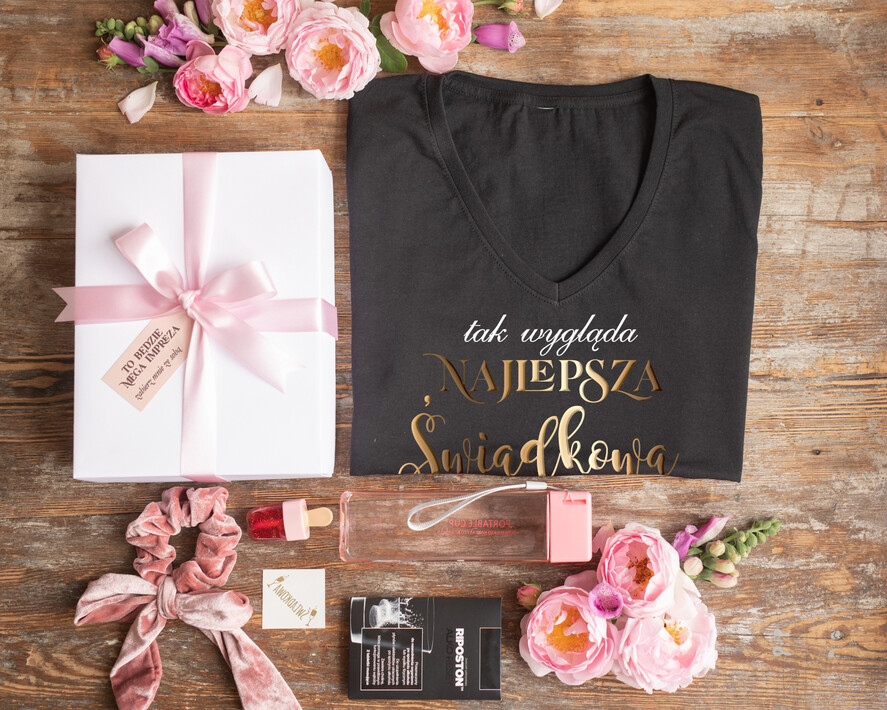 wieczór Panieński zestawy podziekowania na wieczór panieński Koszulka z Napisem na Wieczór Panieński T-shirt w zestawie Box prezentowy na panieński  Najlepsza świdkowa1