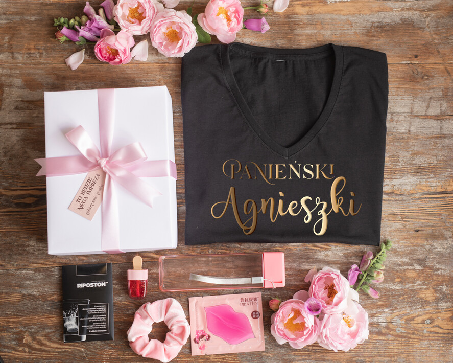 wieczór Panieński zestawy podziekowania na wieczór panieński Koszulka z Napisem na Wieczór Panieński T-shirt w zestawie Box prezentowy na panieński 1