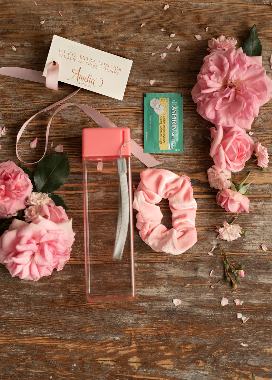 wieczór Panieński zestawy podziekowania na wieczór panieński Zestaw podziękowania za wieczór panieński  Prezent dla dziewczyn na Panieński Butelka i elektrolity0