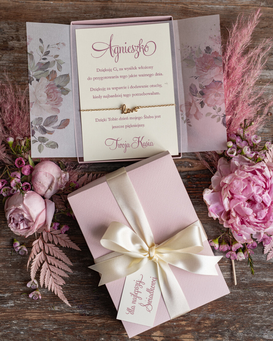 Prezenty dla świadków podziękowania dla świadkowej Podziękowanie  dla Świadkowej Kartka w pudełeczku Bransoletka love w pudełeczku 1