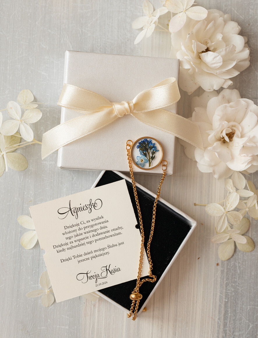 Prezenty dla świadków podziękowania dla świadkowej  Elegancki prezent dla Świadkowej, bransoletka z niezapominajką, wyjątkowy prezent na podziękowanie za świadkowanie, prezent dla świadkowej po ślubie 0