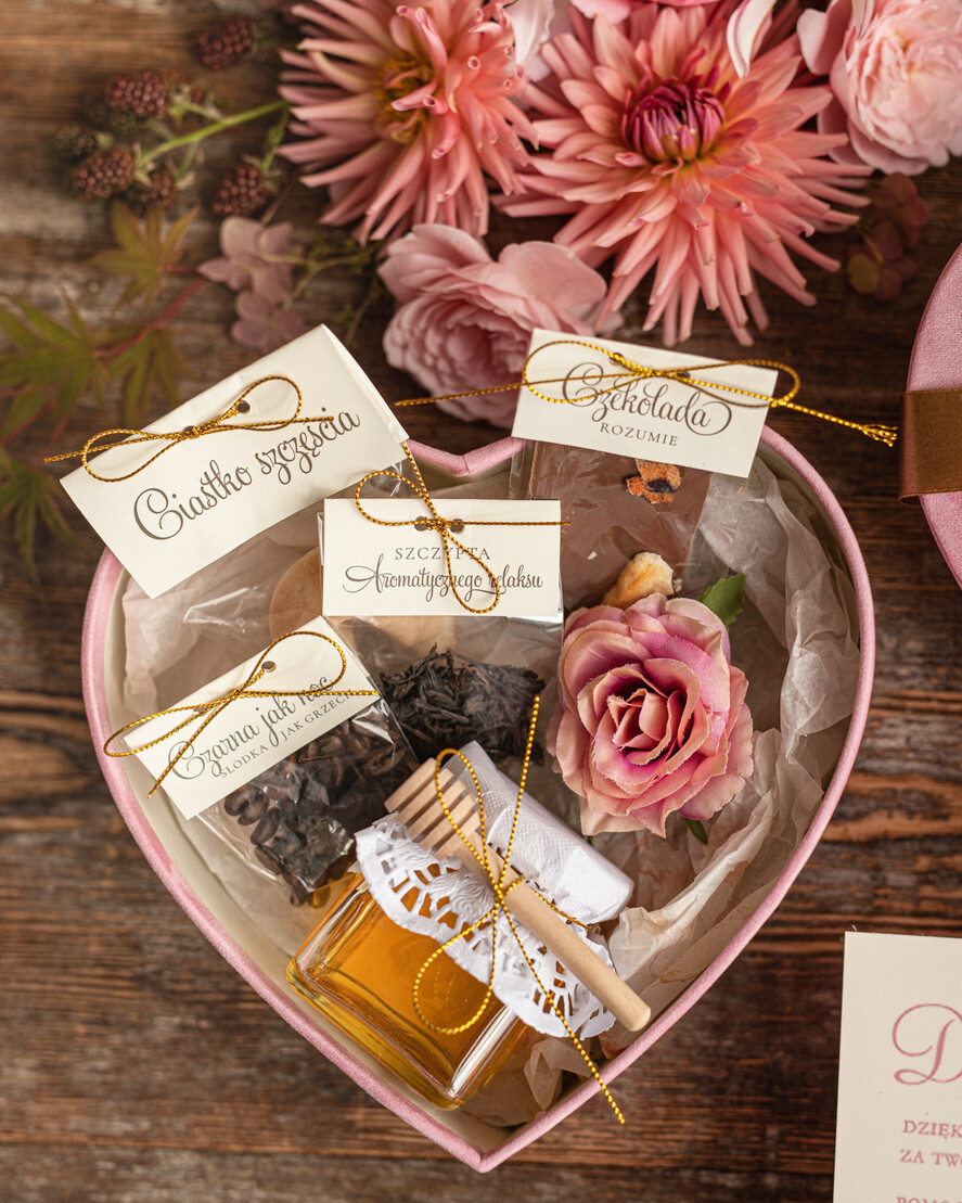 Prezenty dla świadków podziękowania dla świadkowej pomysł na prezent dla świadkowej małe pudełeczko ze słodkościami 1