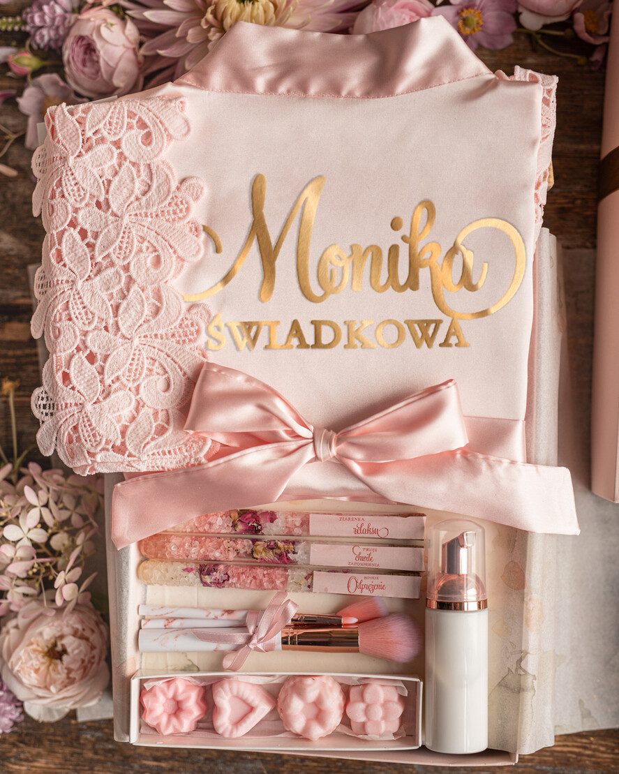 Prezenty dla świadków podziękowania dla świadkowej podziękowania za świadkowanie prezenty dla świadkowej satynowy szlafrok z imieniem2