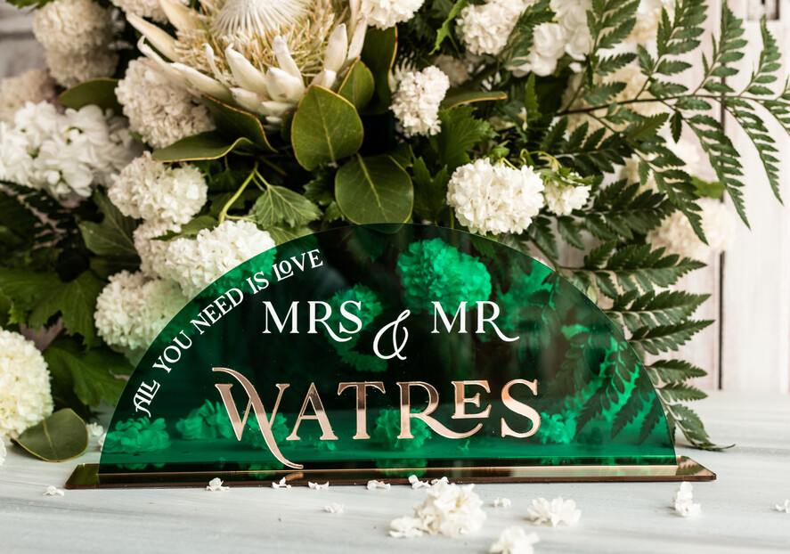 Numery na stół welurowe złote akrylowe  numerek stojak na stół weselnynapis na stół Pary Młodej, tabliczka na stól Pary Mlodej, akrylowy numerek na stół weselny tabliczka na stół weselny w stylu glamour0