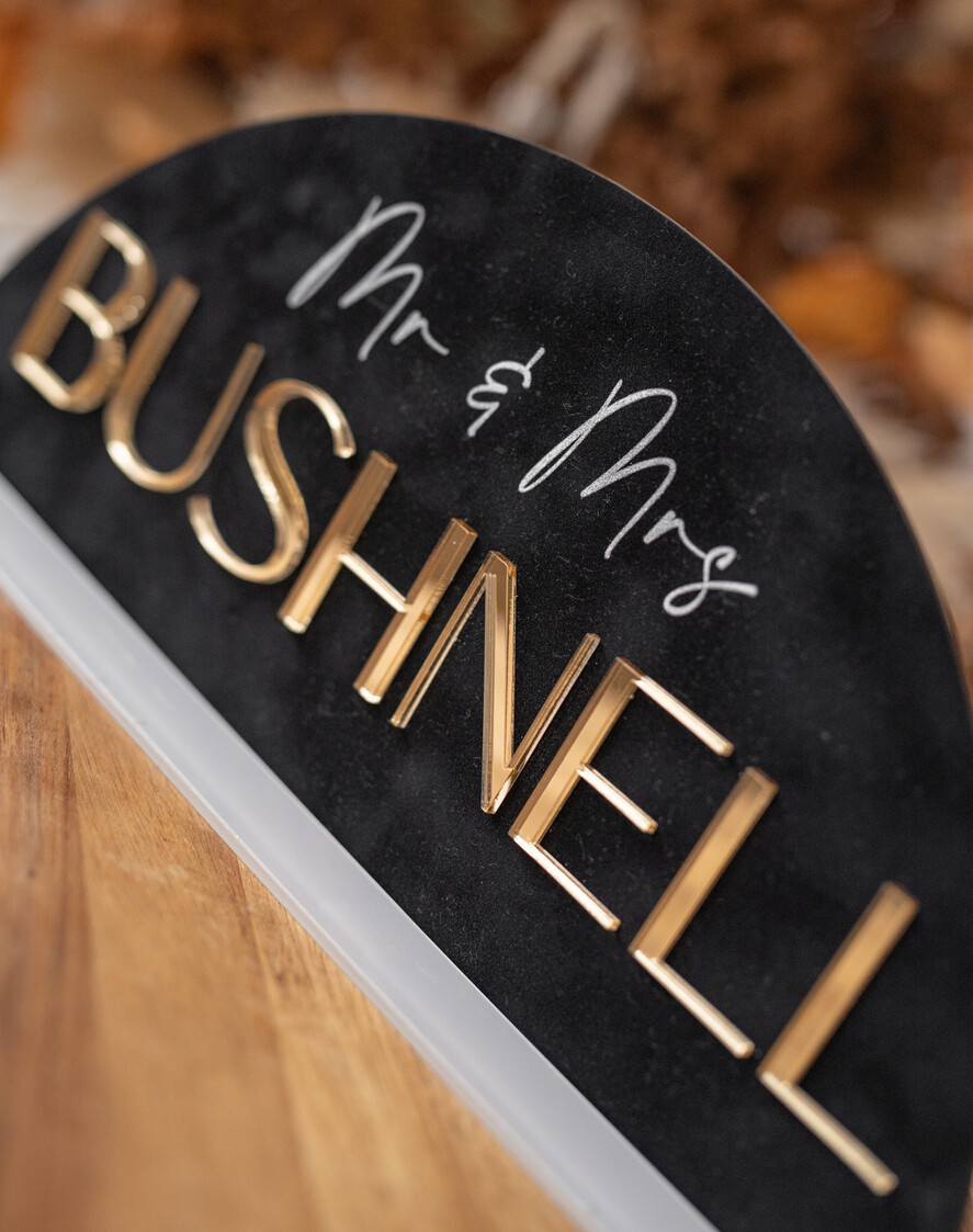 Numery na stół welurowe złote akrylowe  czarny Stojak z numerkiem na stół Pary Młodej, tabliczka na stol Pary Mlodej, welurowy numerek na stół weselny tabliczka na stół weselny w stylu glamour4