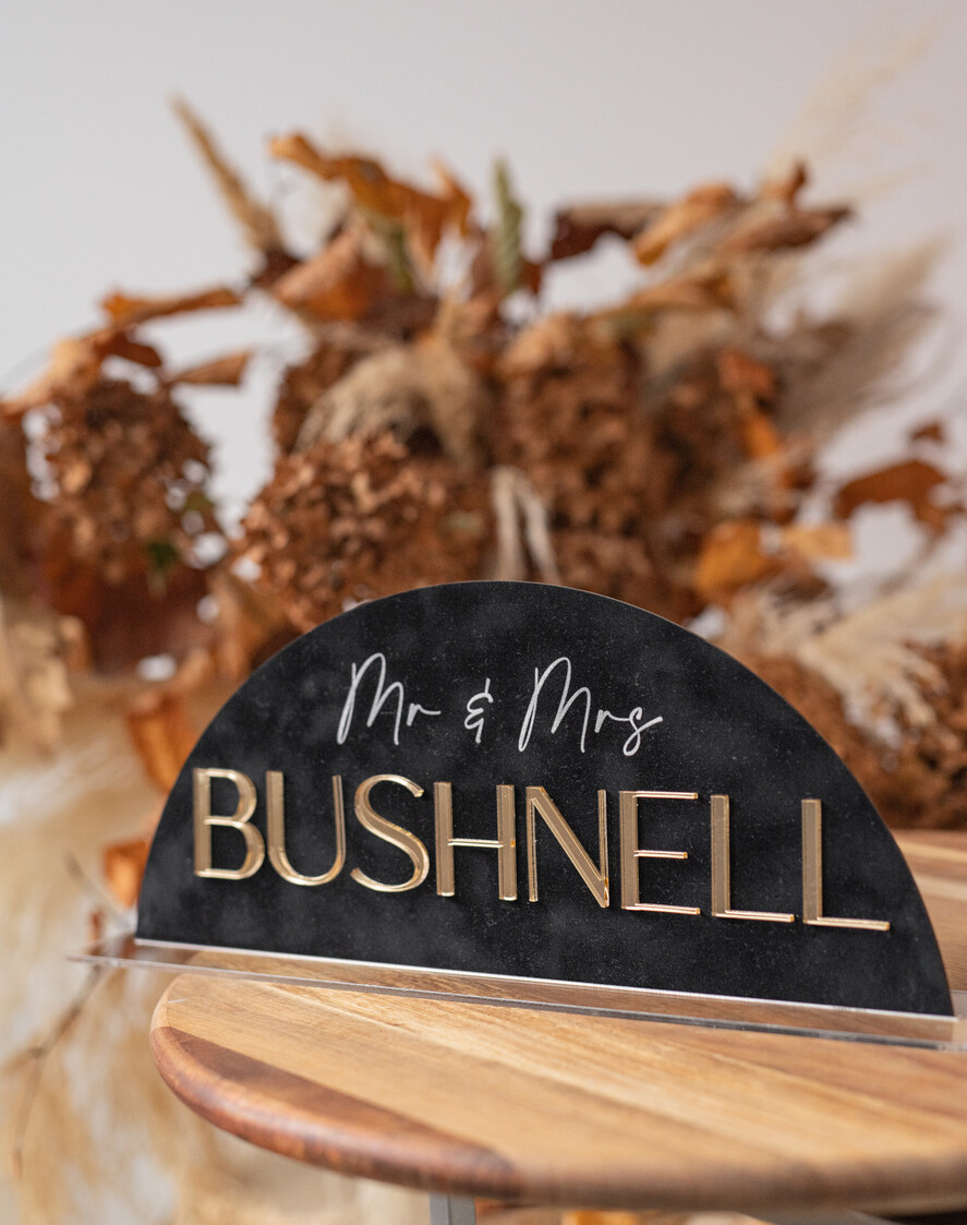 Numery na stół welurowe złote akrylowe  czarny Stojak z numerkiem na stół Pary Młodej, tabliczka na stol Pary Mlodej, welurowy numerek na stół weselny tabliczka na stół weselny w stylu glamour6