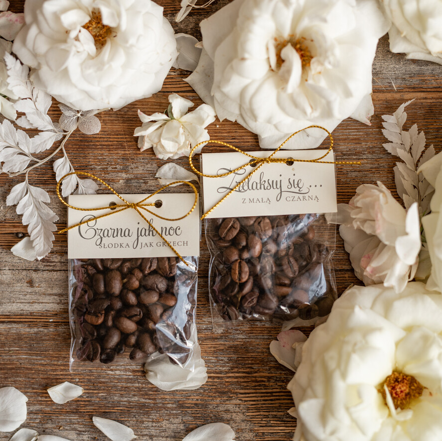  Prezenty dla Młodej Pary  Zestawy z Filiżanką lub Kubkiem pomysł na prezent dla Pary Młodej filiżanki w kształcie serca, zestaw prezentowy dla Pary Młodej, box prezentowy    10