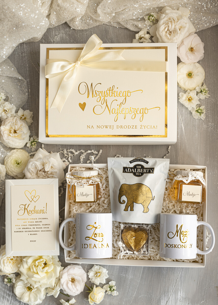  Prezenty dla Młodej Pary  Zestawy z Filiżanką lub Kubkiem Pomysł na prezent ślubny dla Młodej Pary, co dać zamiast kwiatów Parze Młodej, Kubki dla Nowożeńców, prezent na ślub0