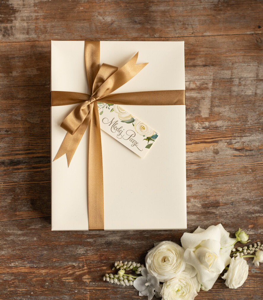  Prezenty dla Młodej Pary  Zestawy z Filiżanką lub Kubkiem filiżanki z dedykacją dla Młodej Pary, pomysł na prezent ślubny dla Pary Młodej     3