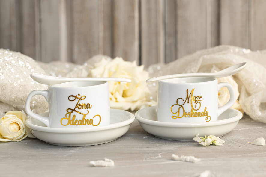  Prezenty dla Młodej Pary  Zestawy z Filiżanką lub Kubkiem Pomysł na prezent ślubny dla Młodej Pary, co dać zamiast kwiatów Parze Młodej, filiżanki dla Nowożeńców, prezent na ślub1