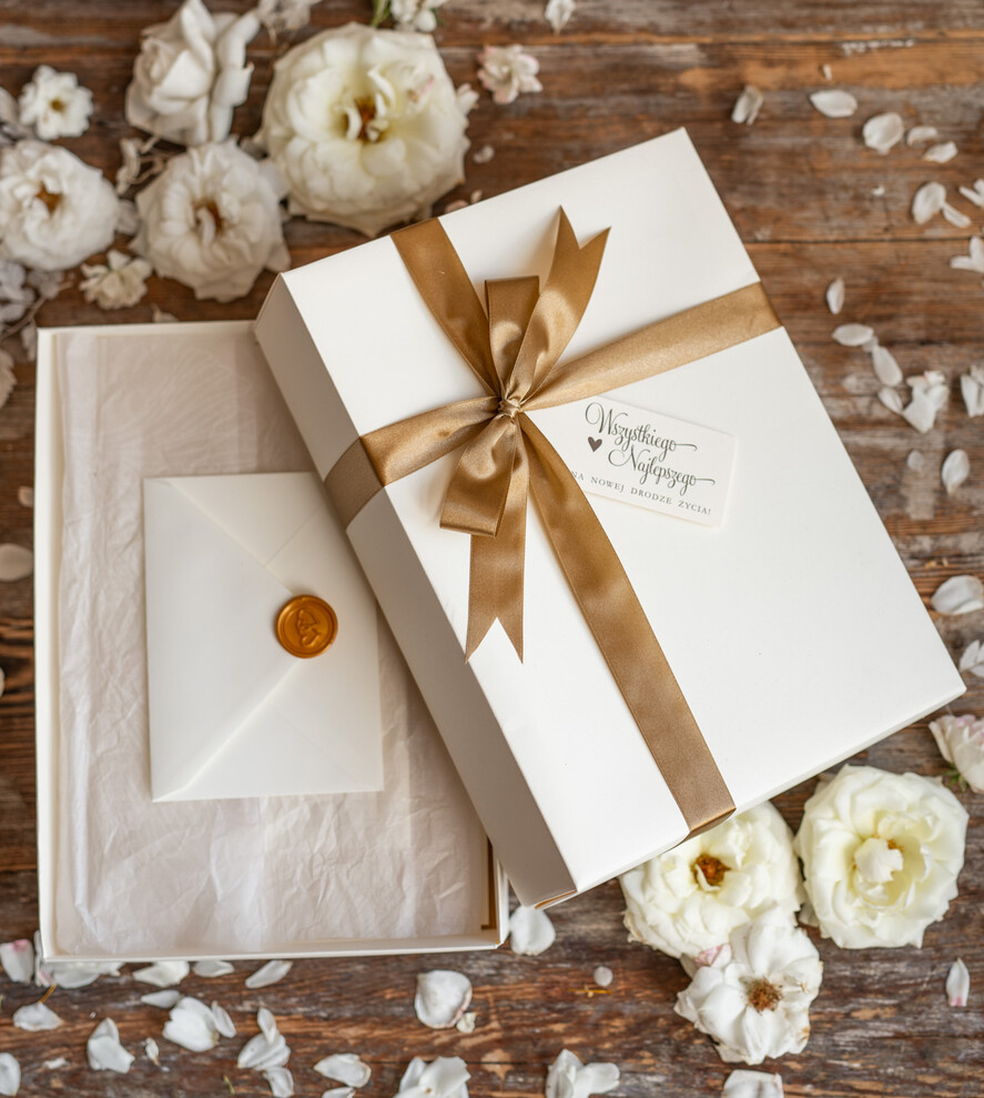  Prezenty dla Młodej Pary  Zestawy z Filiżanką lub Kubkiem Kreatywne pomysły na prezent ślubny piękne filiżanki w kształcie serca    4