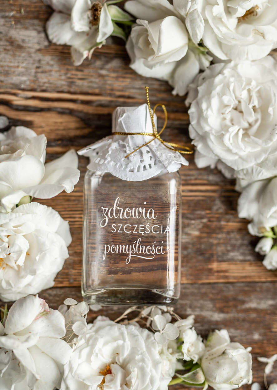 Prezenty dla Panny Młodej  Zestawy na wieczór Panieński z Koszulką Nowoczesny Prezent dla Panny Młodej Bawełniana koszulka z napisem   podwiązka i Błyszczyk4