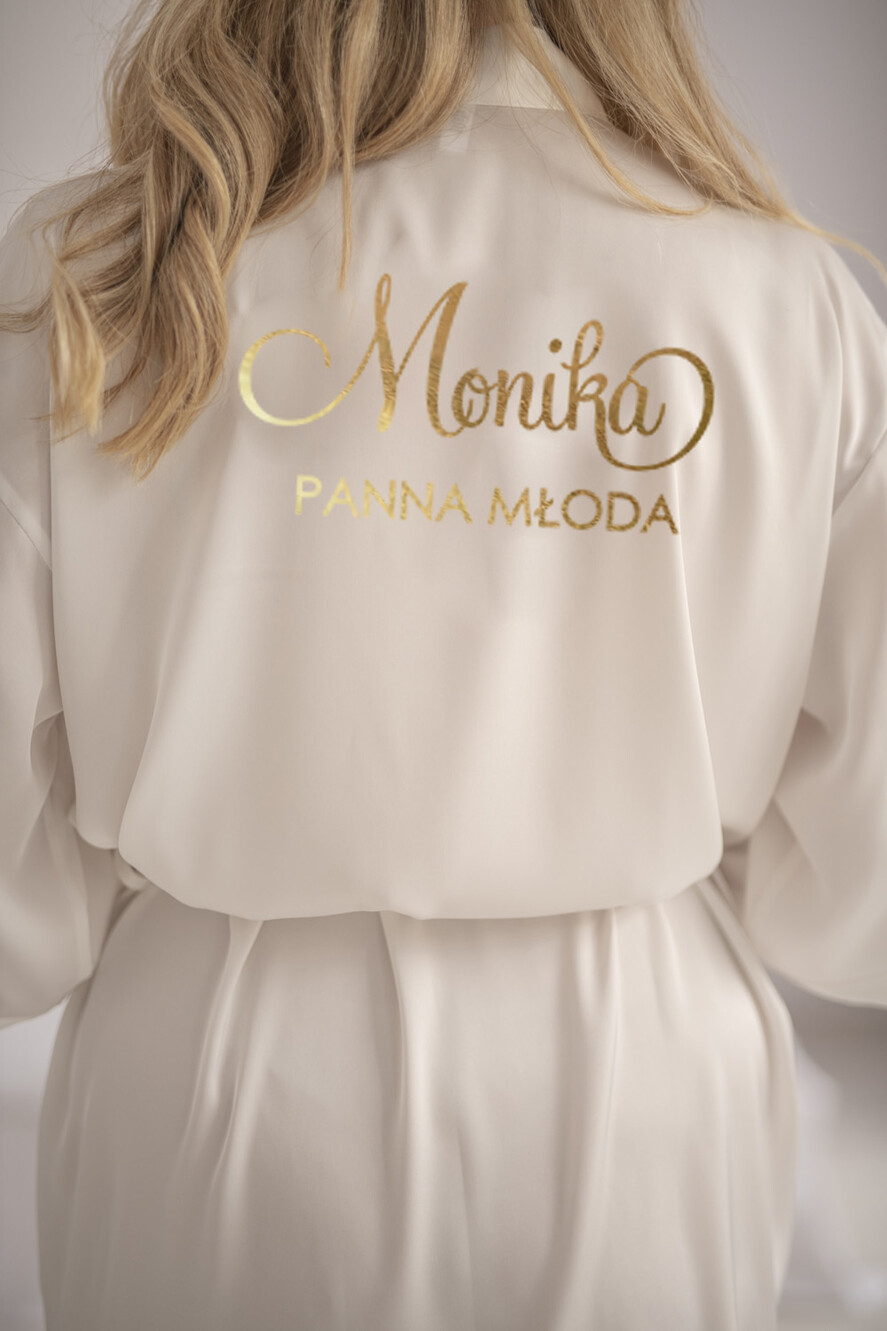 Prezenty dla Panny Młodej  Zestawy ze Szlafrokiem pomysł na prezent dla Panny Młodej satynowy szlafrok ze Złotymi Literami   11