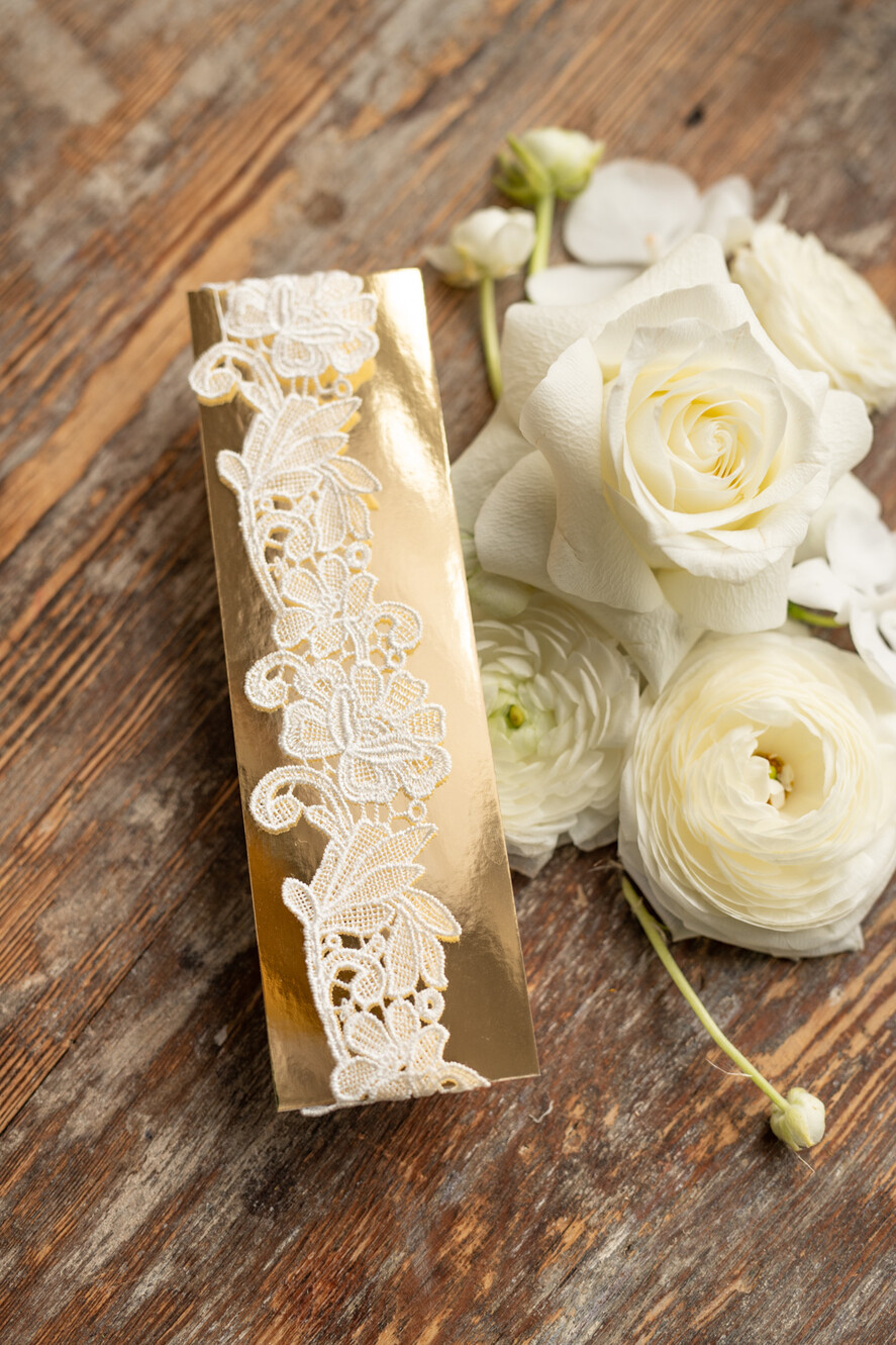 Prezenty dla Panny Młodej  Zestawy ze Szlafrokiem pomysł na prezent dla Panny Młodej satynowy szlafrok ze Złotymi Literami   8