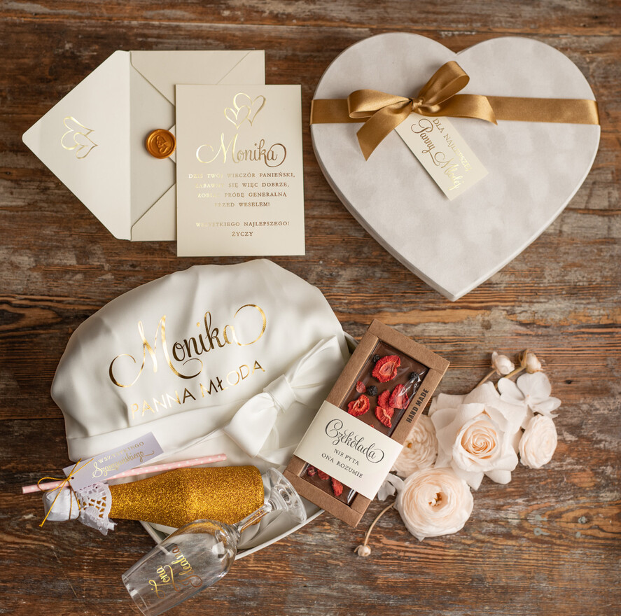 Prezenty dla Panny Młodej  Zestawy ze Szlafrokiem Prezent dla Panny Młodej satynowy szlafrok z Napisami   0