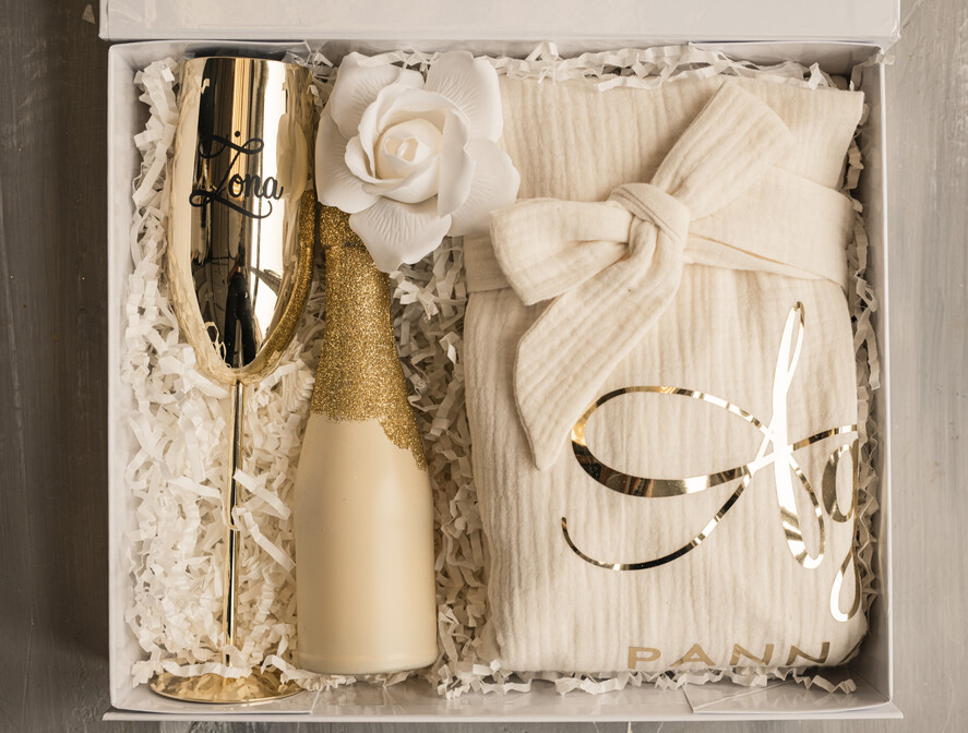 Prezenty dla Panny Młodej  Zestawy ze Szlafrokiem Wyjątkowy Prezent dla Panny Młodej od Świadkowej,  gotowy prezent dla Panny Młodej, szlafrok dla Panny Młodej, prezent dla Panny11