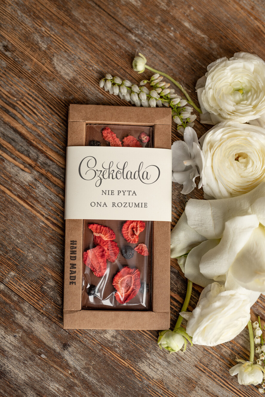 Prezenty dla Panny Młodej  Zestawy ze Szlafrokiem Nowocesny Prezent dla Panny Młodej Satynowy szlafrok z napisem w welurowym ozdobnym pudełku4