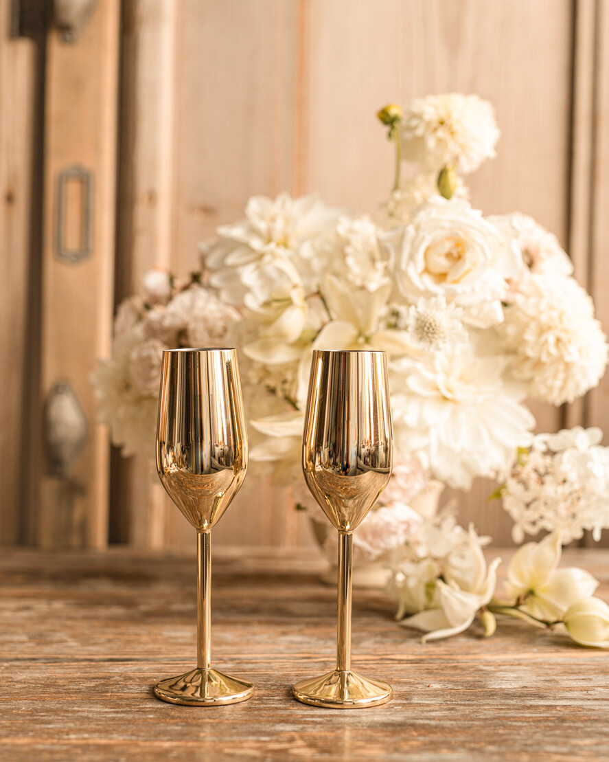  Prezenty dla Młodej Pary  zestawy i akcesoria do wina i drinków prezenty z okazji ślubu dla Pary Młodej, Co dla nowożeńcom zamiast kwiatów, złote kieliszki dla Pary Młodej, box prezentowy dla Pary Młodej 5