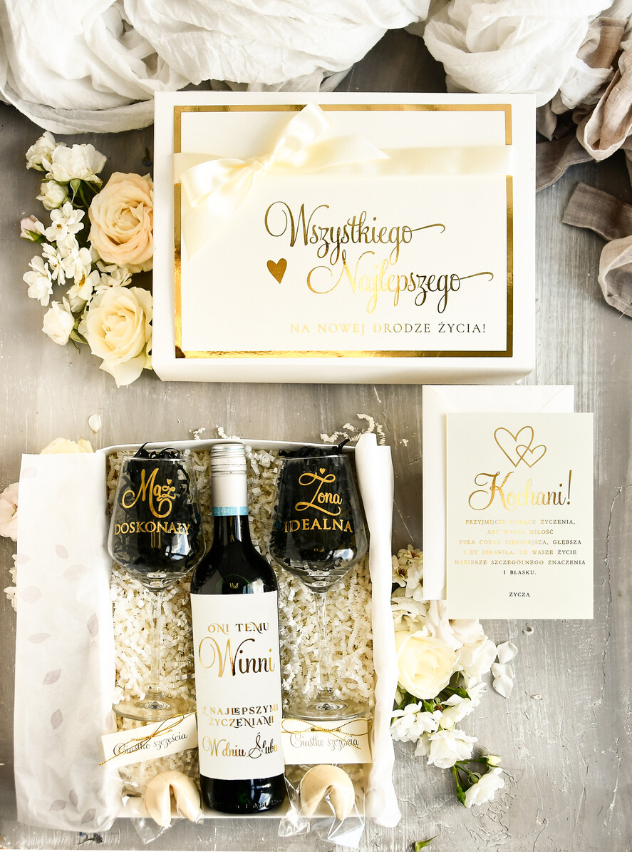  Prezenty dla Młodej Pary  zestawy i akcesoria do wina i drinków Pomysł na prezent ślubny dla Młodej Pary, Co kupić zamiast kwiatów dla Młodej Pary0
