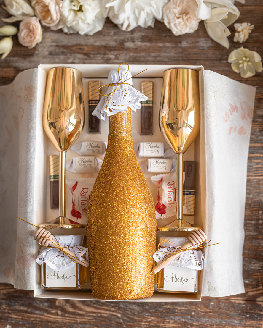  Prezenty dla Młodej Pary  zestawy i akcesoria do wina i drinków prezenty z okazji ślubu dla Pary Młodej, pomysł jak pieniądze dla nowożeńców1