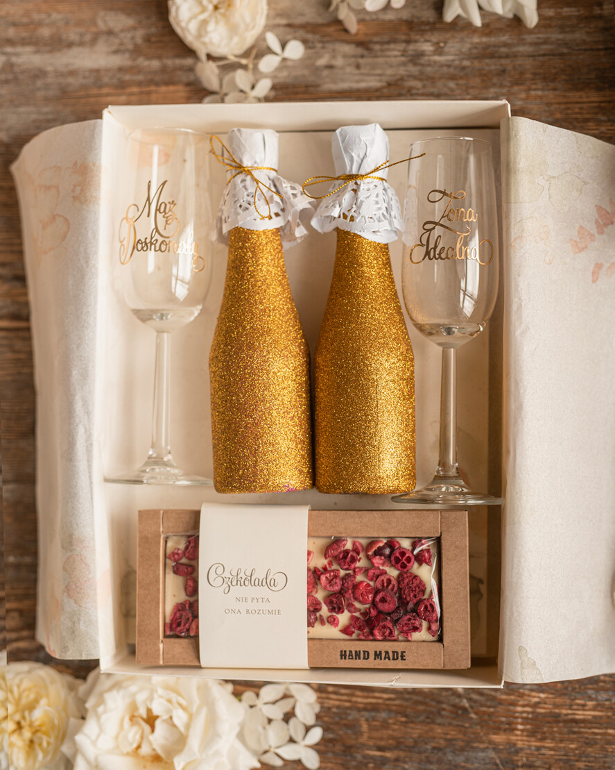  Prezenty dla Młodej Pary  zestawy i akcesoria do wina i drinków Praktyczne prezenty ślubne dla Pary Młodej, Co dla nowożeńcom zamiast kwiatów1