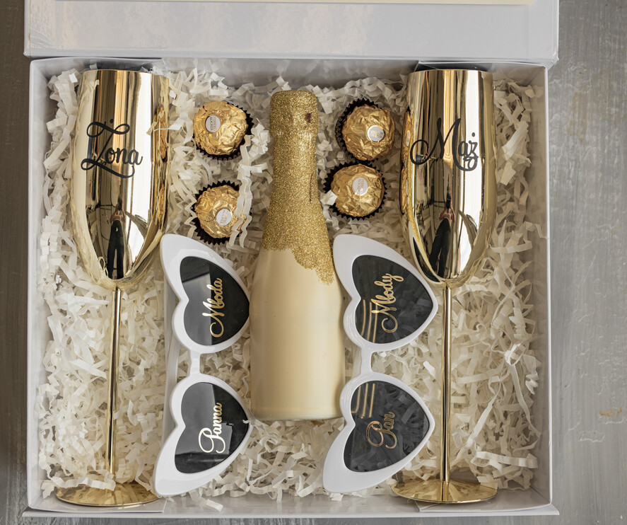  Prezenty dla Młodej Pary  zestawy i akcesoria do wina i drinków Pomysłowy prezent na ślub dla Młodej Pary, pomysły jak dać pieniądze dla nowożeńców zestaw prezentowy dla Pary Młodej6