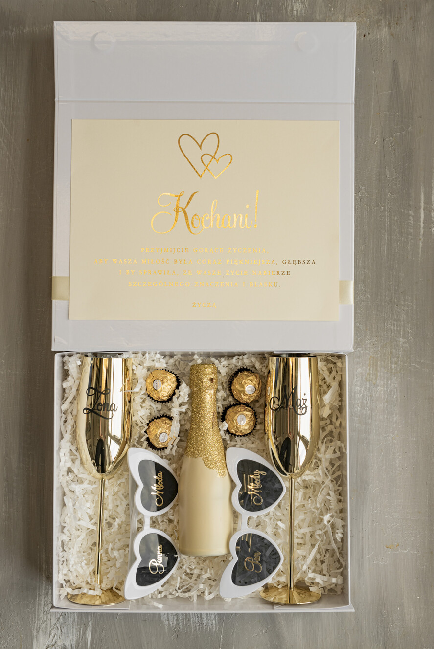  Prezenty dla Młodej Pary  zestawy i akcesoria do wina i drinków Pomysłowy prezent na ślub dla Młodej Pary, pomysły jak dać pieniądze dla nowożeńców zestaw prezentowy dla Pary Młodej9