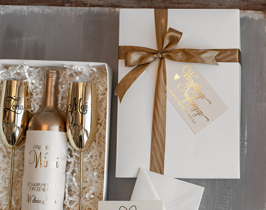  Prezenty dla Młodej Pary  zestawy i akcesoria do wina i drinków pomysły na prezenty z okazji ślubu dla Młodej Pary, Co dla nowożeńcom zamiast kwiatów, złote kieliszki dla Młodej Pary, kieliszki Mąż Żona6