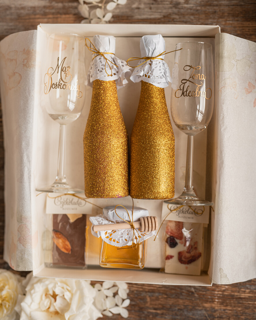  Prezenty dla Młodej Pary  zestawy i akcesoria do wina i drinków pomysł na prezent dla Pary Młodej, w co zapakować pieniądze dla nowożeńców1