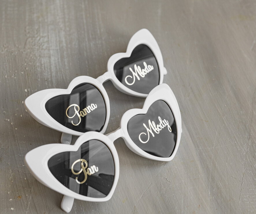  Prezenty dla Młodej Pary  Skarbonki, skrzynki na klucze, pudełka na pieniądze   fajny pomysł na prezent dla Pary Młodej okulary na sesję zdjęciową, okulary dla Pary Młodej, komplet okularów dla Pary Młodej, okulary w kształcie serca3