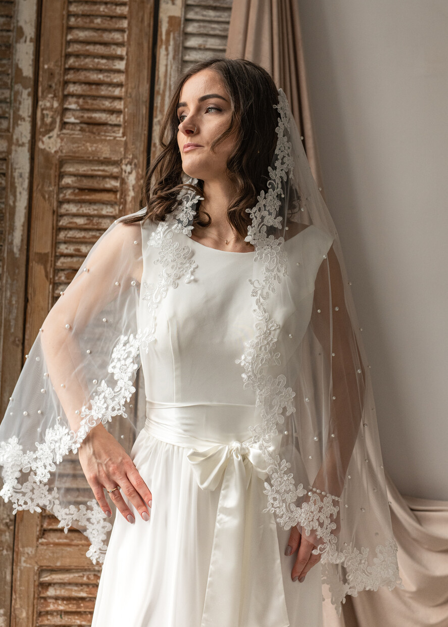 Panna Młoda  Welony welon Slubny wykończony perełkami koronką, Welon ślubny dla panny młodej koronka i perły 0