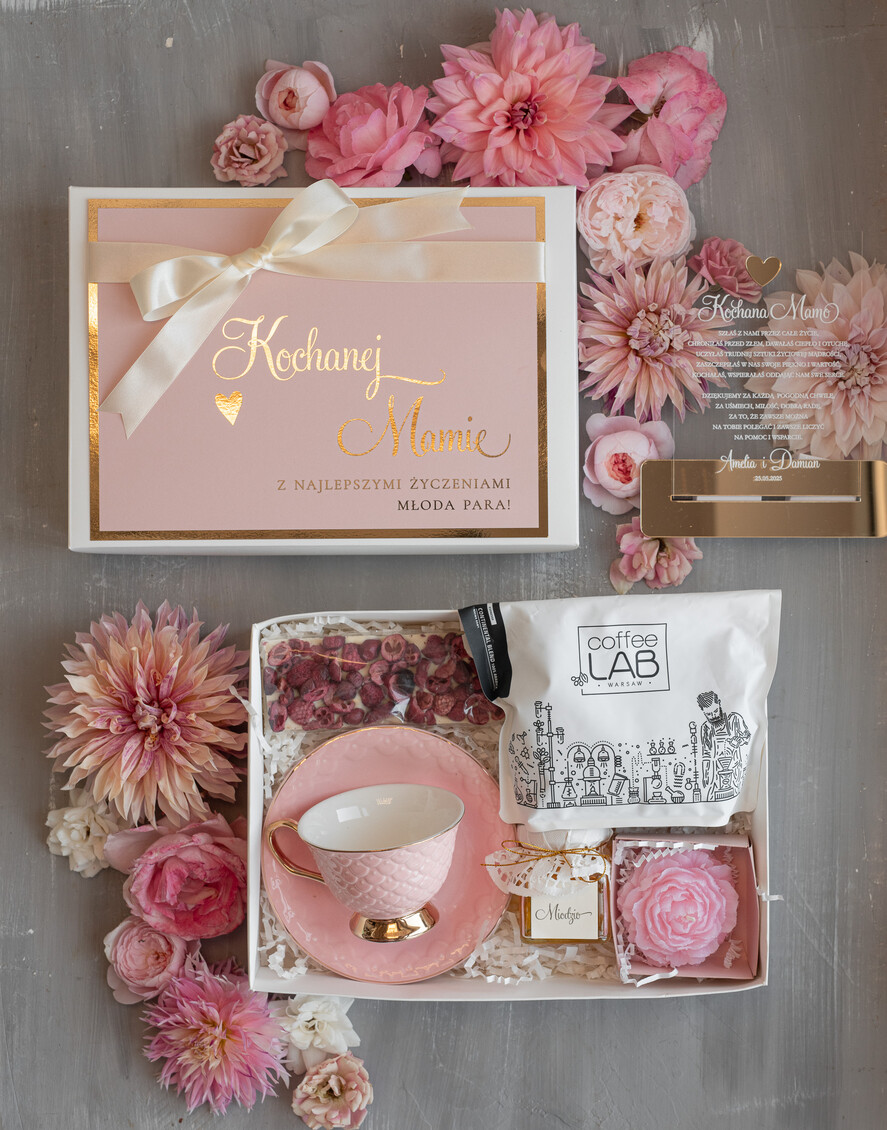 Prezenty, Podziękowania dla Mamy  zestawy z kubkiem lub filiżanką   Co kupić Mamie w prezencie na podziękowanie na weselu, fajne pomysły na prezent dla Mamy, podziękowanie dla Mamy na weselu, box prezentowy dla mamy, zestawy prezentowe dla Mamy0