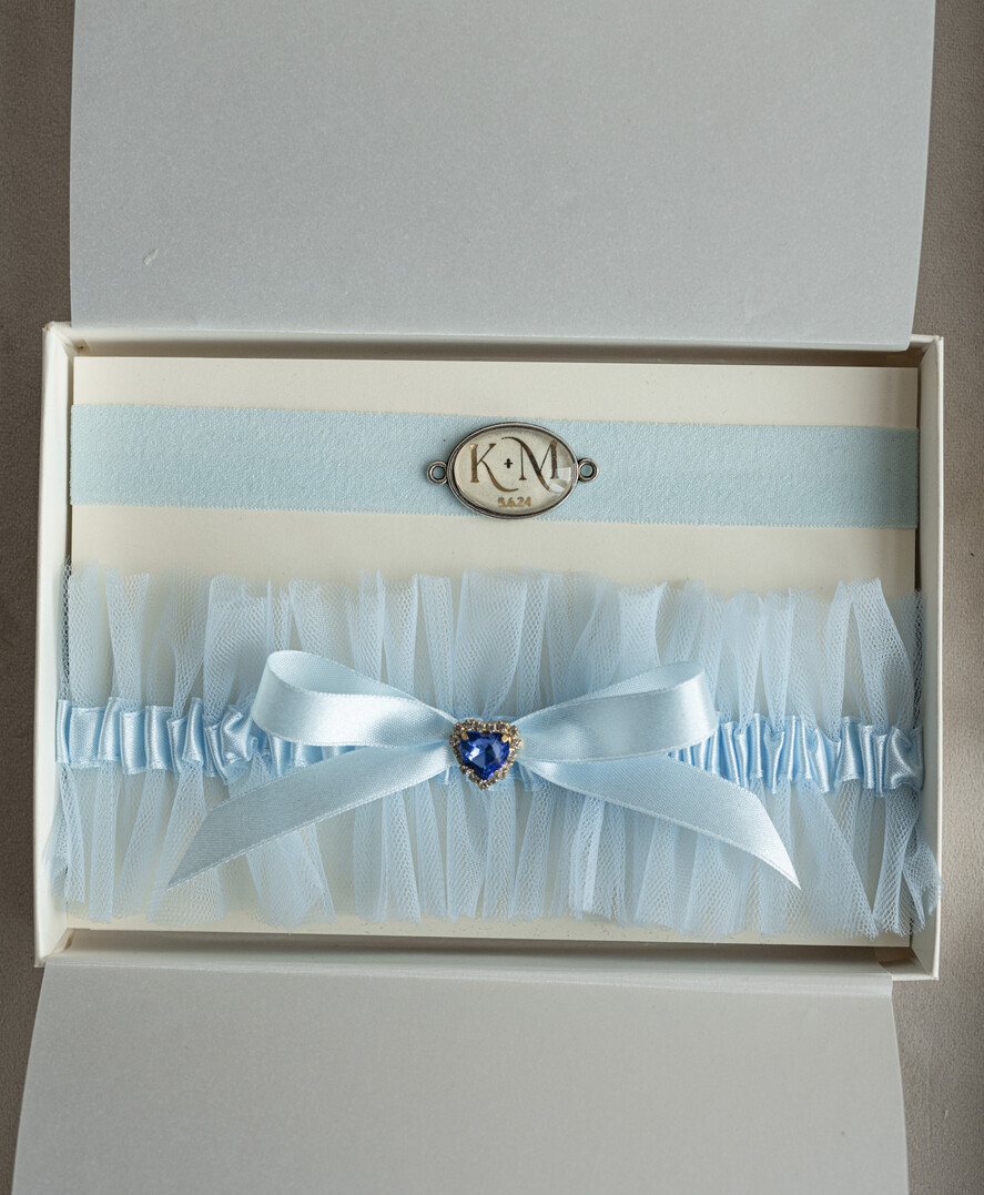 Panna Młoda  podwiązki ślubne podwiązka dla Panny Młodej, podwiązka ślubna z inicjałami, niebieska podwiązka ślubna, elegancka i subtelna podwiązka dla Panny Młodej z inicjałami5