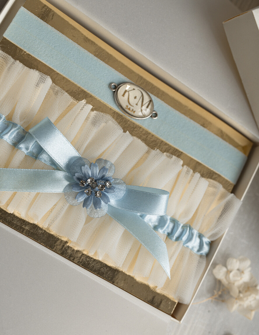 Panna Młoda  podwiązki ślubne tiulowa niebieska podwiązka dla Panny Młodej, podwiązki dla Panny Młodej, dwie podwiązki ślubne, podwiązki dla Panny Młodej z inicjałami Pary Młodej3