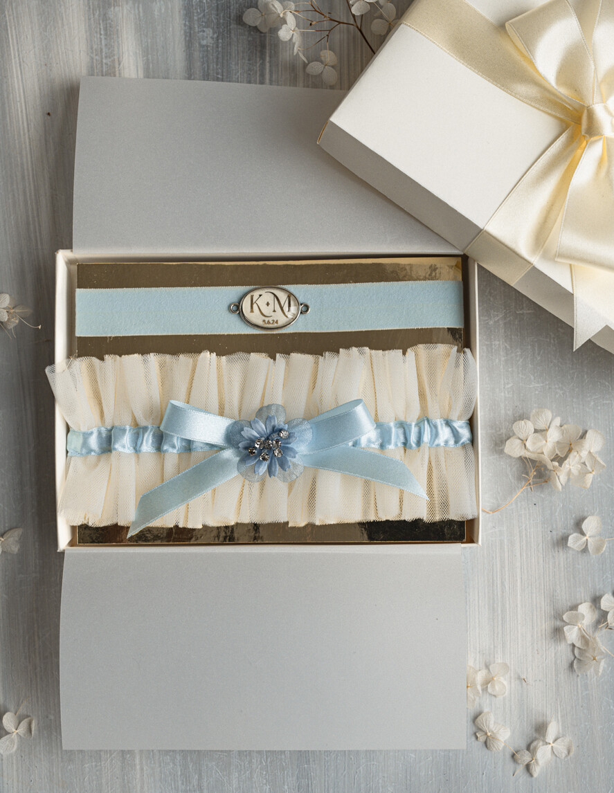 Panna Młoda  podwiązki ślubne tiulowa niebieska podwiązka dla Panny Młodej, podwiązki dla Panny Młodej, dwie podwiązki ślubne, podwiązki dla Panny Młodej z inicjałami Pary Młodej0