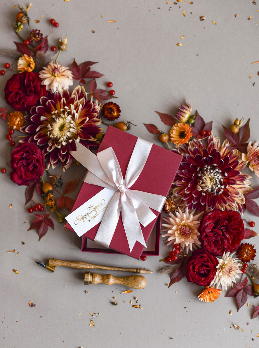  Prezenty dla Młodej Pary  flowerbox, kartki z życzeniami, pudełka na prezenty Kreatywne pomysły na prezent ślubny dla Młodej Pary kartka w pudełku dla Mlodej Pary, życzenia dla Pary Mlodej na pleksi1