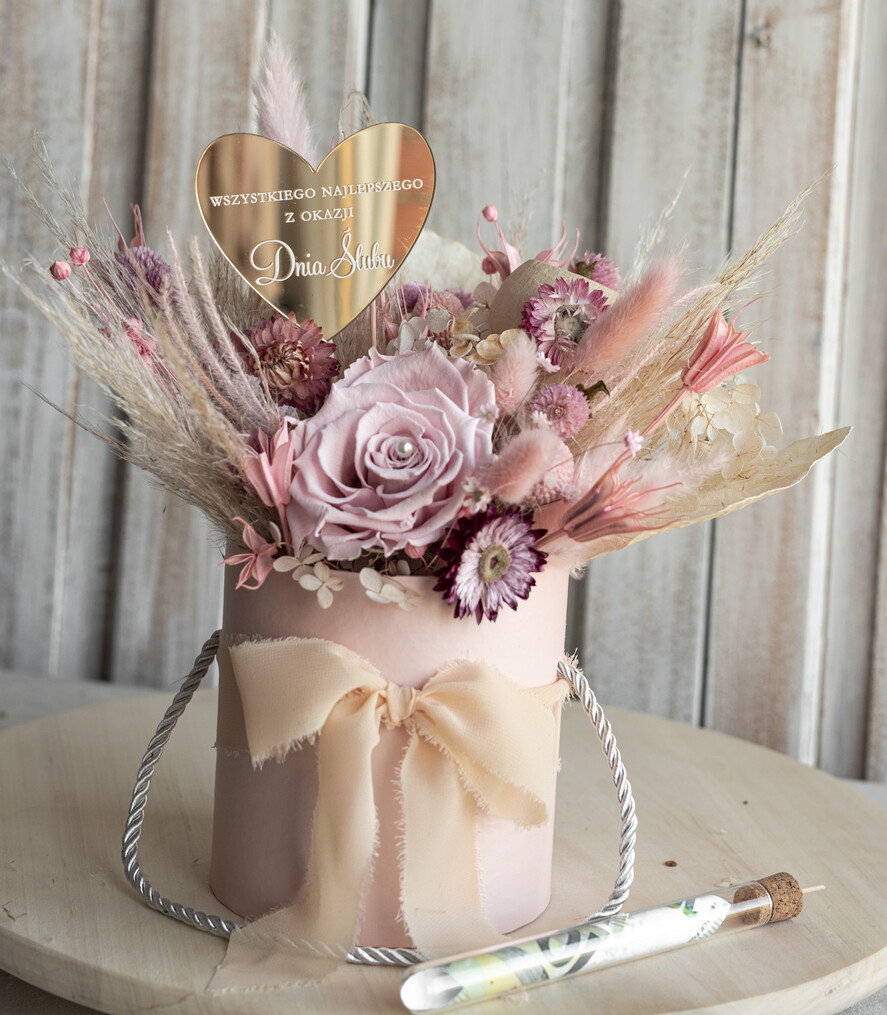  Prezenty dla Młodej Pary  flowerbox, kartki z życzeniami, pudełka na prezenty prezent dla Pary Młodej flowerbox z suszonych kwiatów, pomysł na wręczenie pieniędzy Parze Młodej, kwiaty dla Pary Młodej w pudełku, kompozycja z suszonych kwiatów 1