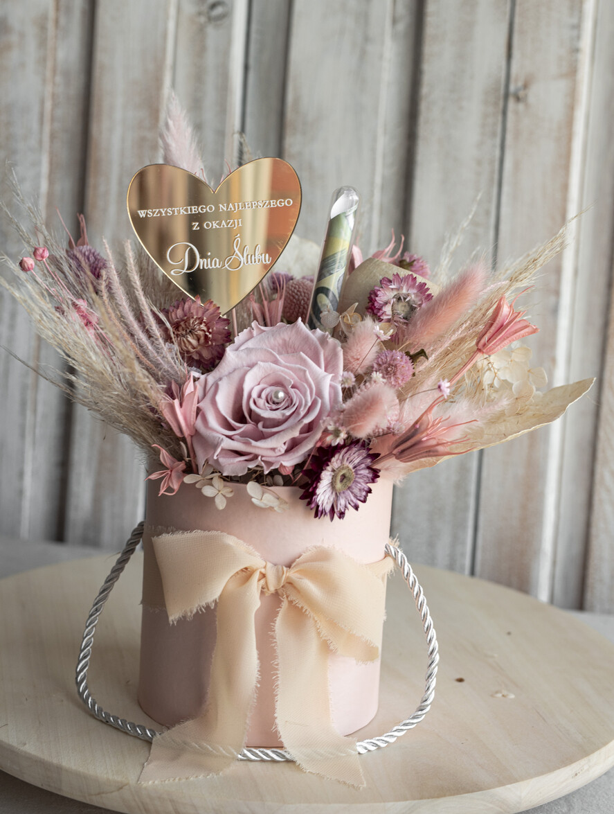  Prezenty dla Młodej Pary  flowerbox, kartki z życzeniami, pudełka na prezenty prezent dla Pary Młodej flowerbox z suszonych kwiatów, pomysł na wręczenie pieniędzy Parze Młodej, kwiaty dla Pary Młodej w pudełku, kompozycja z suszonych kwiatów 2