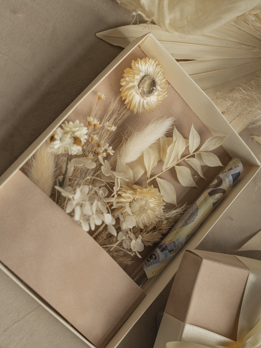  Prezenty dla Młodej Pary  flowerbox, kartki z życzeniami, pudełka na prezenty bezowy upominek dla Młodej Pary zamiast kwiatów, Pamiątka Ślubna wraz z życzeniami pudełko na pieniądze dla Nowożeńców, kartka z życzeniami dla Pary Młodej 14