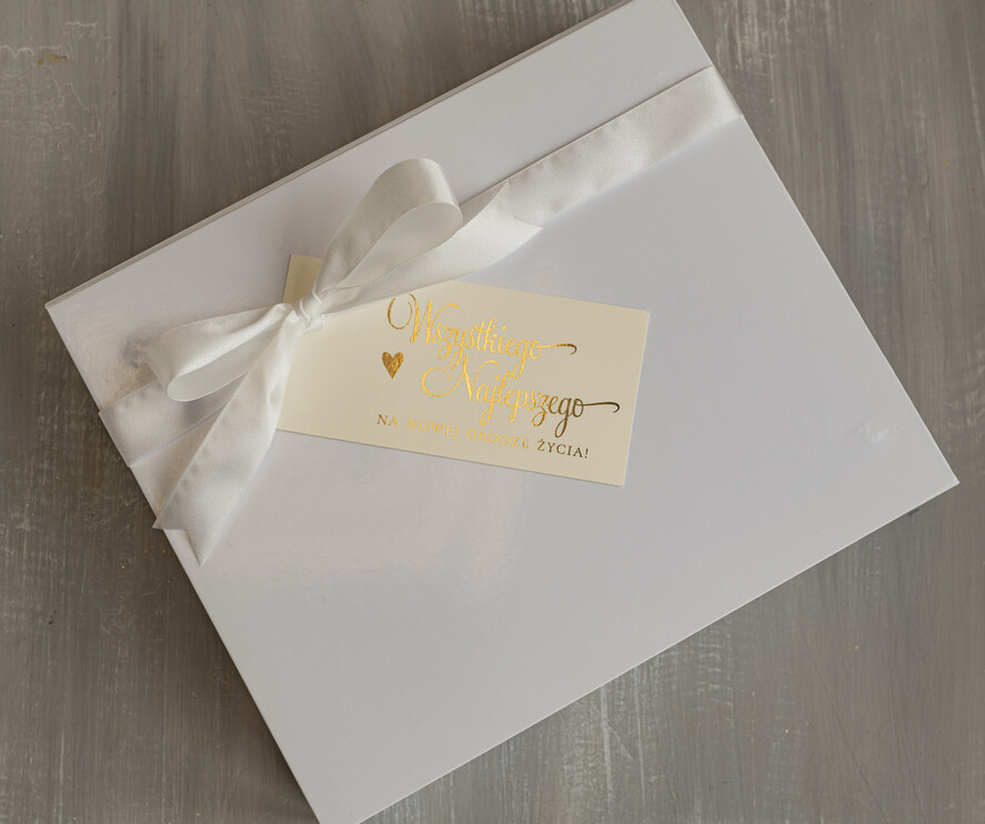  Prezenty dla Młodej Pary  flowerbox, kartki z życzeniami, pudełka na prezenty Pudełko pełne róż, ozdobne pudełko z mydlanymi różami i kartką, pudełko prezentowe z dedykacja dla Młodej Pary, pudełko wypełnione mydlanymi różami 2