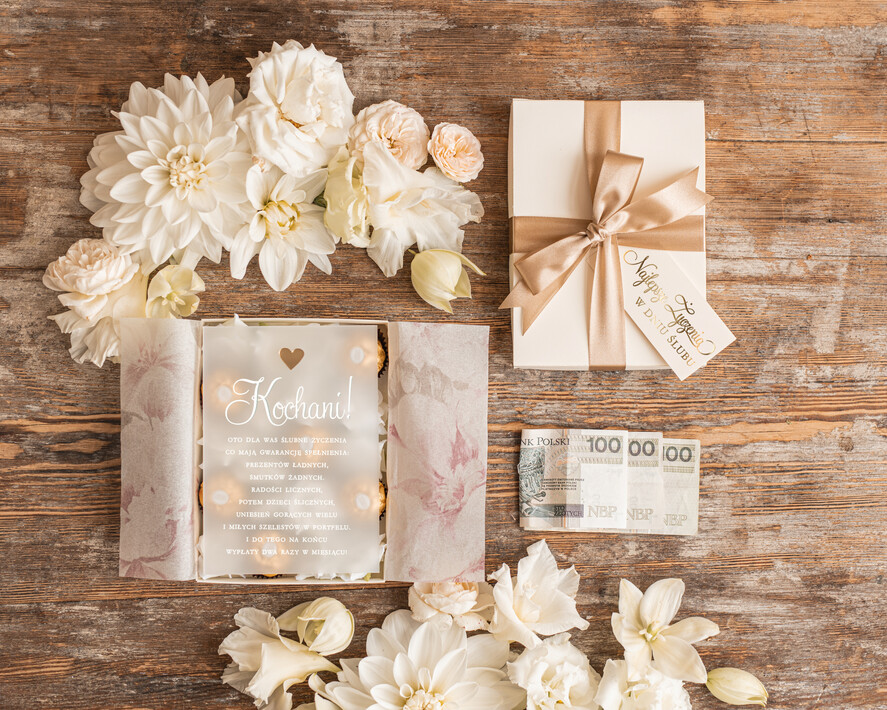  Prezenty dla Młodej Pary  flowerbox, kartki z życzeniami, pudełka na prezenty Pomysłowy prezent na ślub dla Młodej Pary flower box bombonierka z kwiatami pudeleczko na pieniadze 2