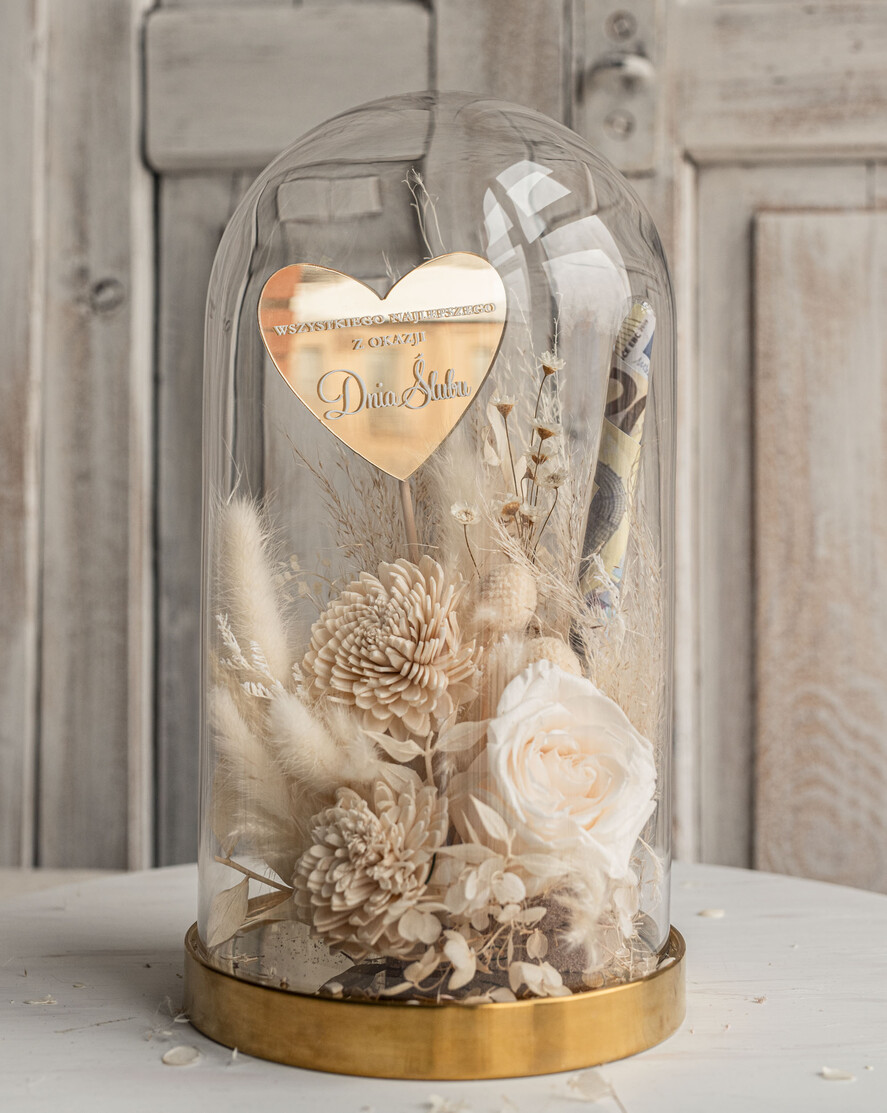  Prezenty dla Młodej Pary  flowerbox, kartki z życzeniami, pudełka na prezenty prezenty z okazji ślubu dla Pary Młodej, w co zapakować pieniądze dla pary młodej, kompozycja kwiatowa w szklanej kopule, fiolka na pieniądze dla młodej pary, flowerbox z suszków4