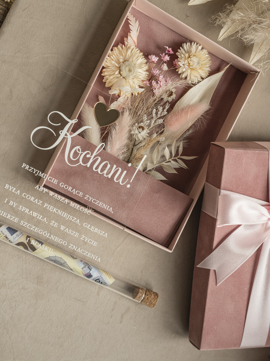  Prezenty dla Młodej Pary  flowerbox, kartki z życzeniami, pudełka na prezenty Welurowe pudełko na pieniądze dla Młodej Pary, Pamiątka Ślubu wraz z zyczeniami pudełko na pieniądze dla Nowożeńców, pleksowa kartka z życzeniami3